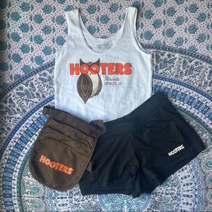 Hooters outfit